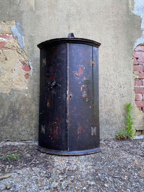 GEORGIAN CHINOISERIE CORNER CUPBOARD - ADDITIONAL PHOTO 1