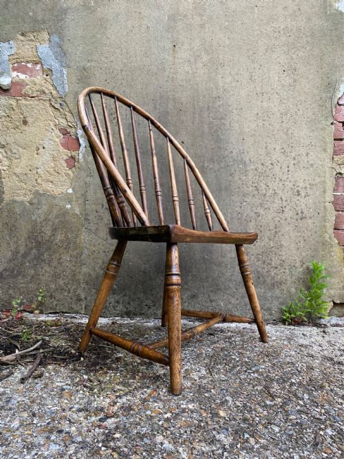 A PRIMITIVE WINDSOR CHAIR - ADDITIONAL PHOTO 2