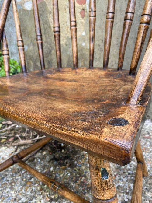 A PRIMITIVE WINDSOR CHAIR - ADDITIONAL PHOTO 10