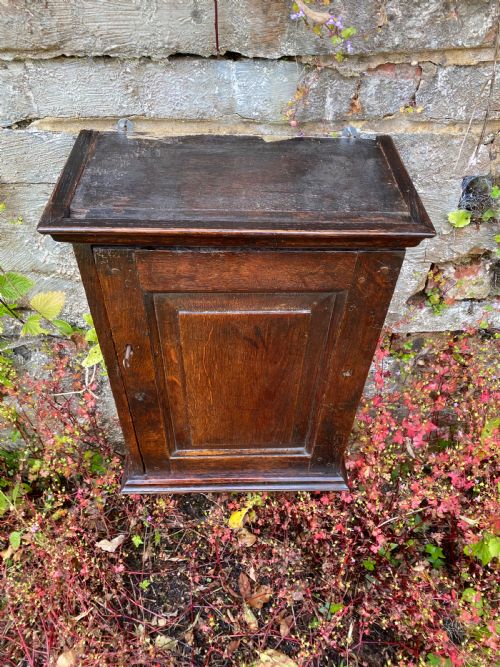 AN EARLY OAK SPICE WALL CUPBOARD - ADDITIONAL PHOTO 6