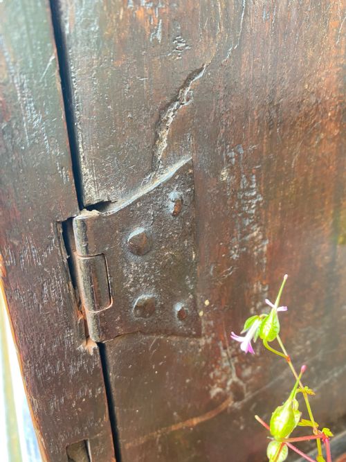 AN EARLY OAK SPICE WALL CUPBOARD - ADDITIONAL PHOTO 12
