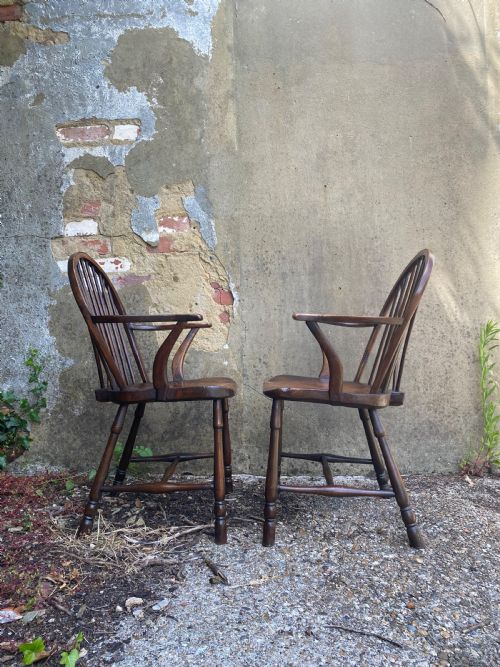 A PAIR OF WINDSOR CHAIRS - ADDITIONAL PHOTO 1