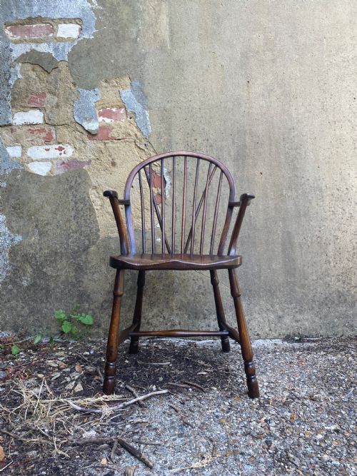 A PAIR OF WINDSOR CHAIRS - ADDITIONAL PHOTO 4