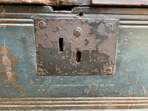 EARLY OAK PAINTED BOX - ADDITIONAL PHOTO 3