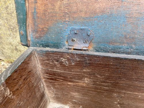 EARLY OAK PAINTED BOX - ADDITIONAL PHOTO 7