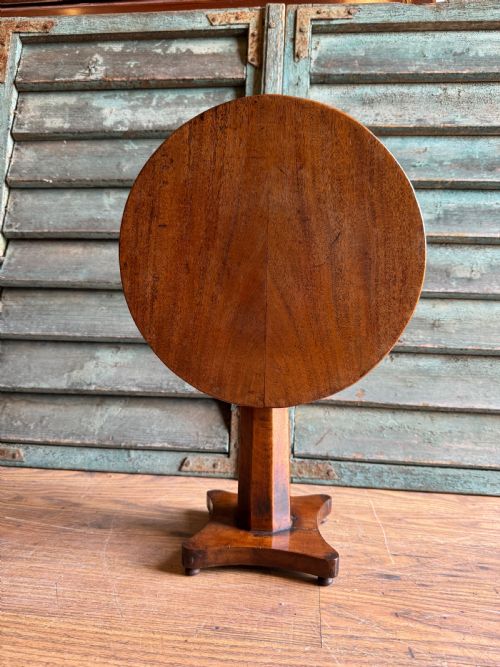 APPRENTICE PIECE TABLE - ADDITIONAL PHOTO 1