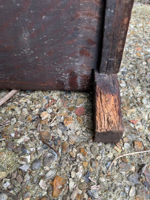 A SMALL EARLY OAK COFFER - ADDITIONAL PHOTO 26