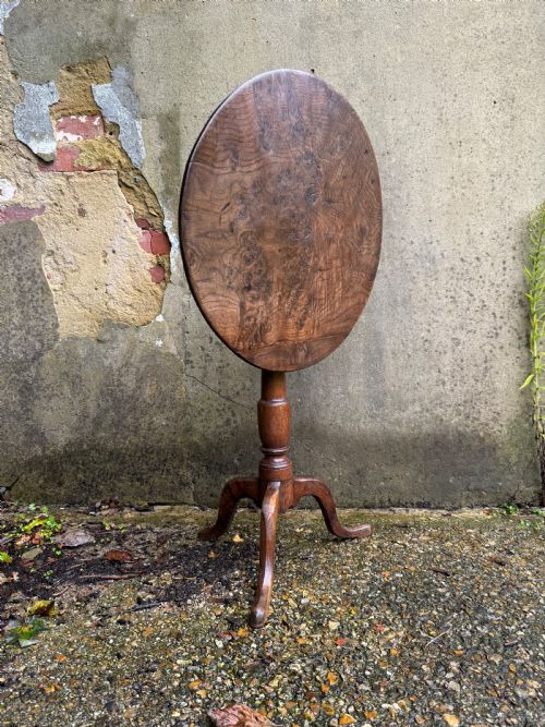 antique burr oak table - CATEGORY: ANTIQUE TABLES - DATED 19TH CENTURY