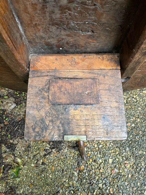 ANTIQUE BURR OAK TABLE - ADDITIONAL PHOTO 16