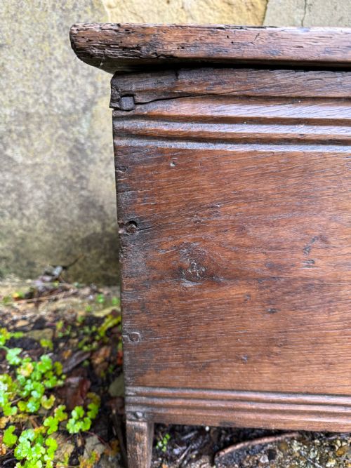 EARLY OAK PLANK COFFER - ADDITIONAL PHOTO 5