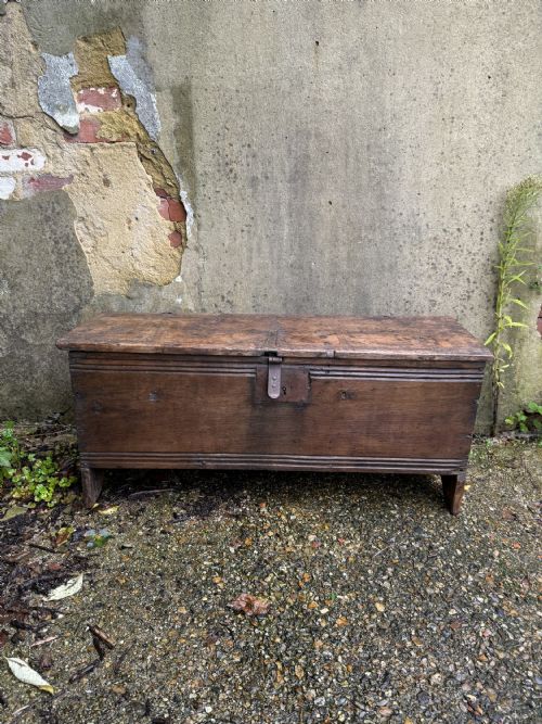 EARLY OAK PLANK COFFER - ADDITIONAL PHOTO 1