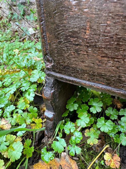 EARLY OAK CHILDS COFFER - ADDITIONAL PHOTO 7