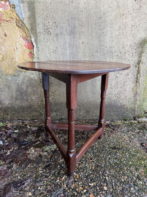 georgian oak cricket table - CATEGORY: ANTIQUE TABLES - DATED GEORGIAN