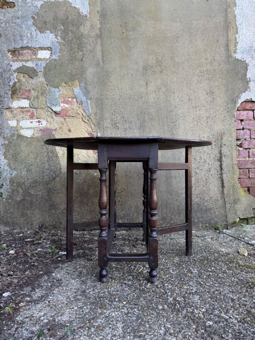 early oak gateleg table - CATEGORY: ANTIQUE TABLES - DATED 18TH CENTURY
