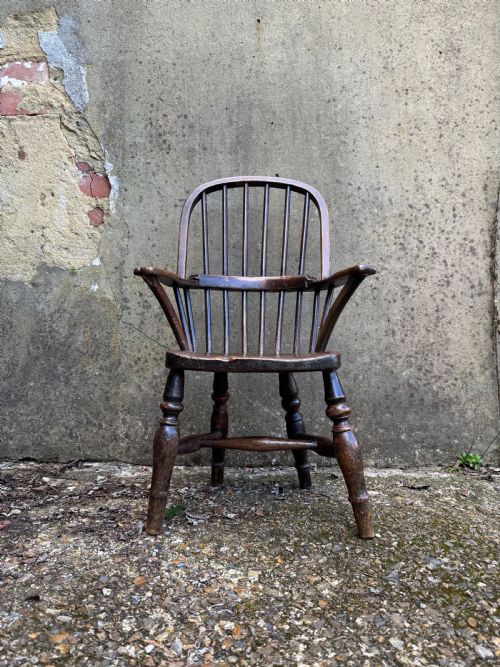 ANTIQUE CHILDS WINDSOR CHAIR - ADDITIONAL PHOTO 1