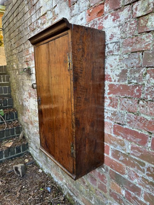 EARLY OAK WALL CUPBOARD - ADDITIONAL PHOTO 2