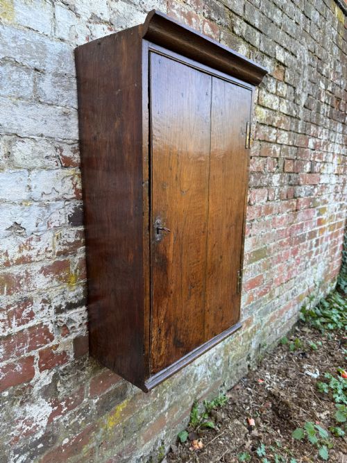 EARLY OAK WALL CUPBOARD - ADDITIONAL PHOTO 4