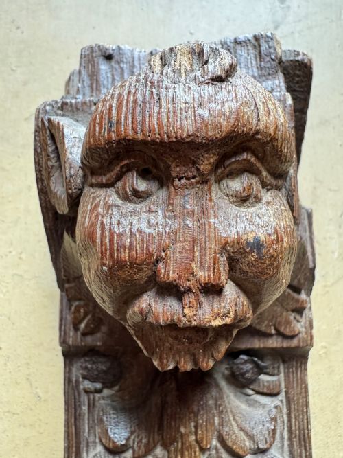 EARLY OAK CARVING - ADDITIONAL PHOTO 3