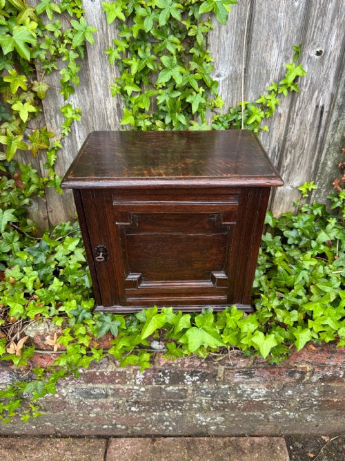 EARLY OAK SPICE CUPBOARD - ADDITIONAL PHOTO 4