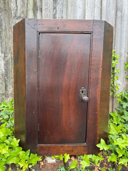 EARLY OAK PROVINCIAL CUPBOARD - ADDITIONAL PHOTO 4