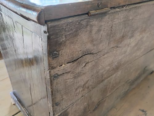 WELSH OAK COFFOR BACH MINIATURE COFFER C176080 - ADDITIONAL PHOTO 4