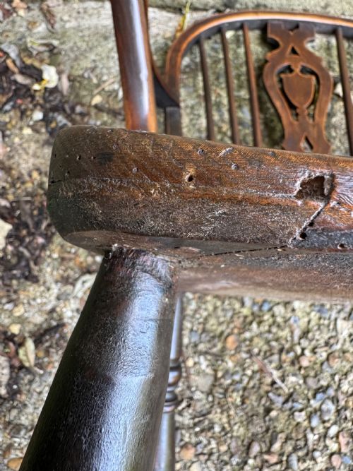 ANTIQUE WINDSOR ARMCHAIR - ADDITIONAL PHOTO 16