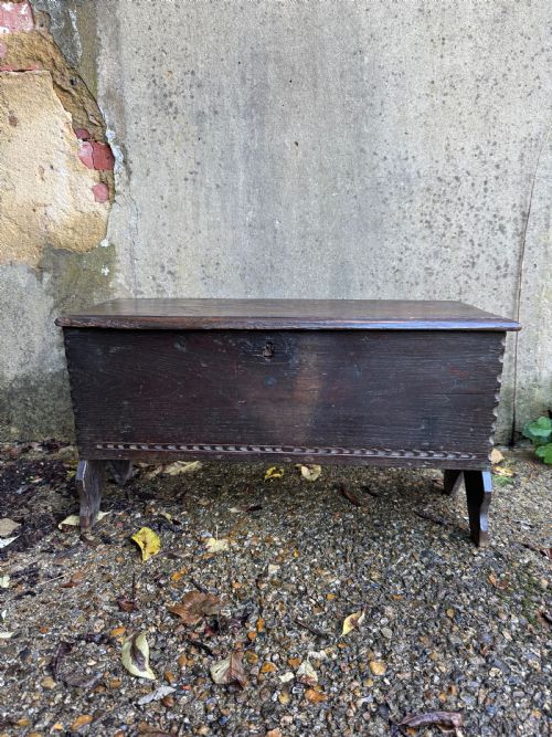 EARLY OAK COFFER - ADDITIONAL PHOTO 3