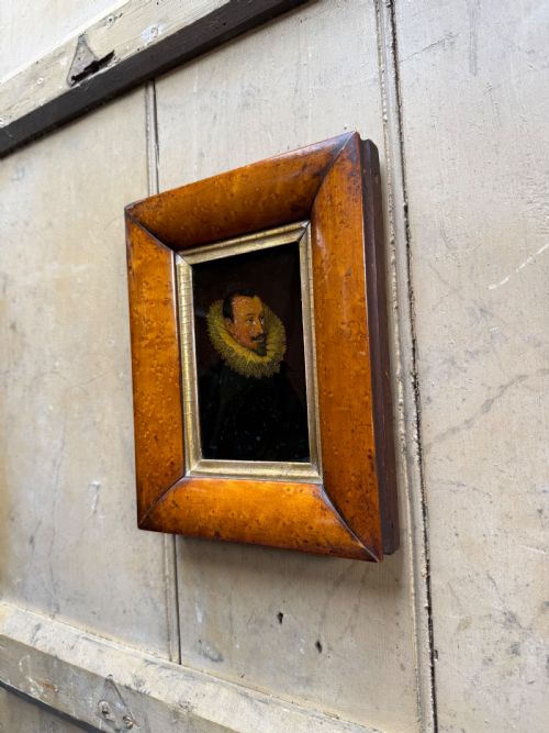 ANTIQUE PORTRAIT - ADDITIONAL PHOTO 1
