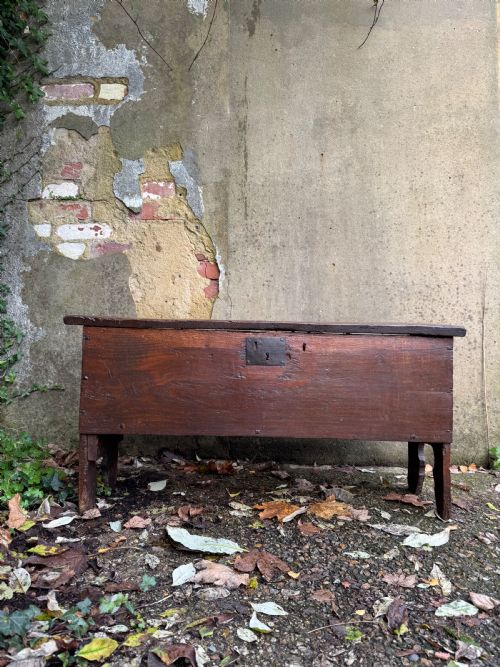 EARLY OAK COFFER - ADDITIONAL PHOTO 1