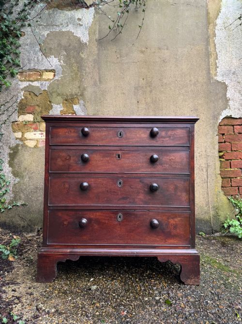 GEORGIAN CHEST OF DRAWERS - ADDITIONAL PHOTO 2
