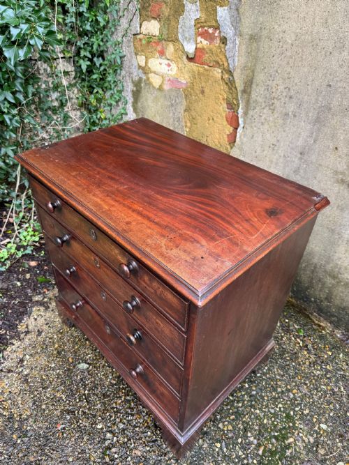 GEORGIAN CHEST OF DRAWERS - ADDITIONAL PHOTO 4