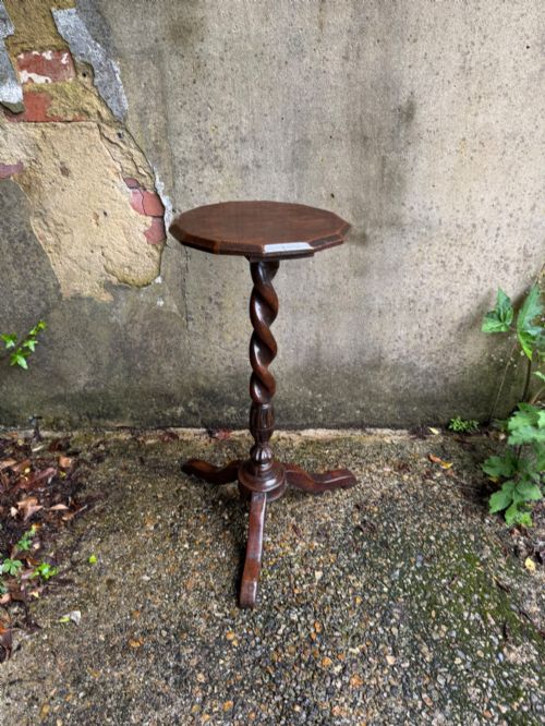 EARLY OAK SIDE TABLE - ADDITIONAL PHOTO 2