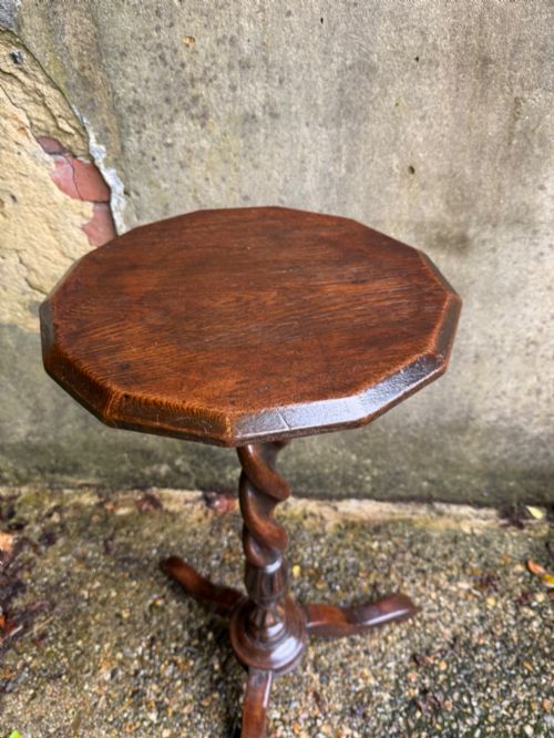 EARLY OAK SIDE TABLE - ADDITIONAL PHOTO 3