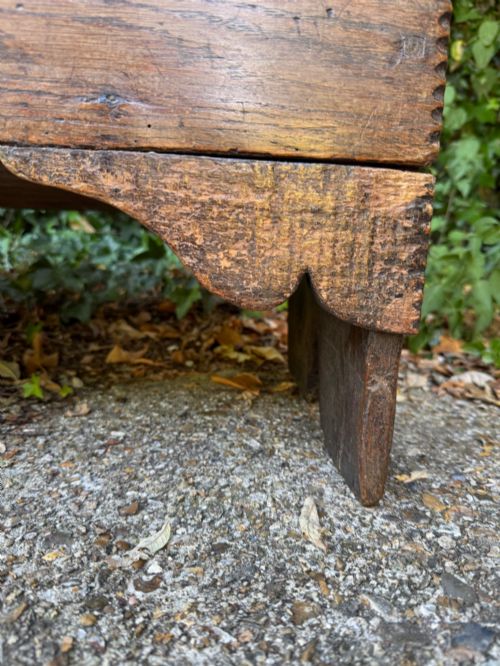 EARLY OAK PLANK COFFER - ADDITIONAL PHOTO 4
