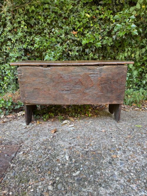 EARLY OAK PLANK COFFER - ADDITIONAL PHOTO 9