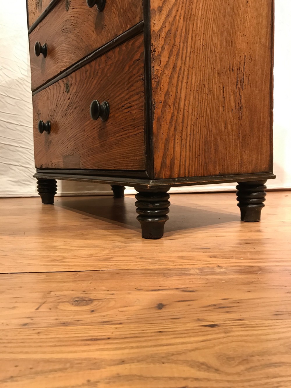 Antique chest of drawers  View IV