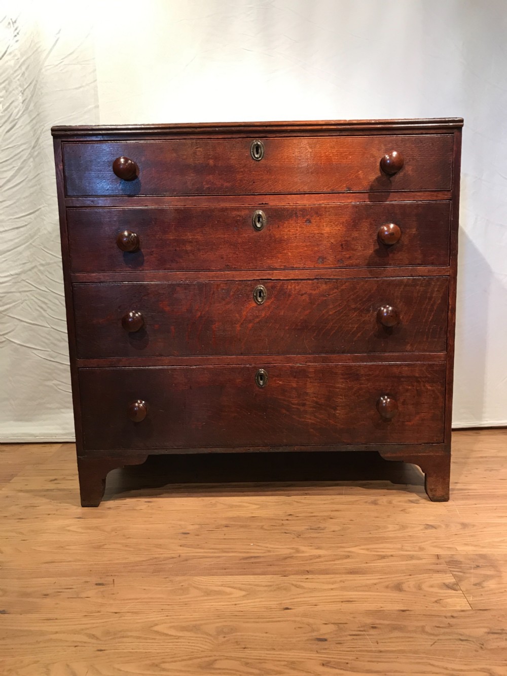 Antique oak chest of drawers  View II