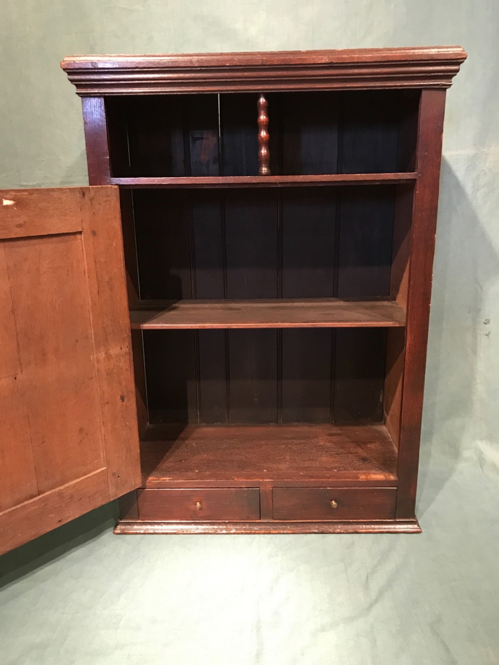 Antique oak cupboard View II
