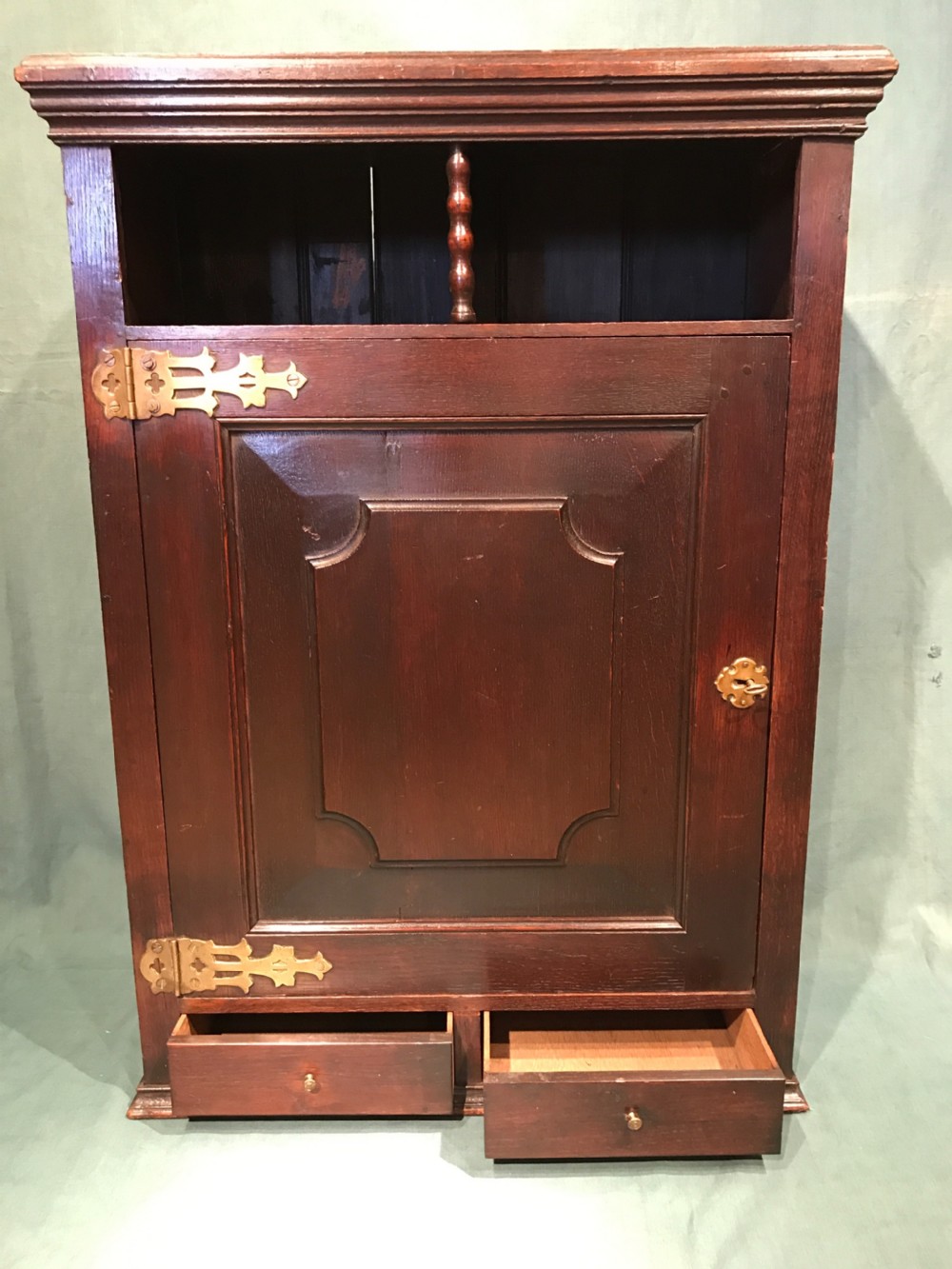 Antique oak cupboard View VI