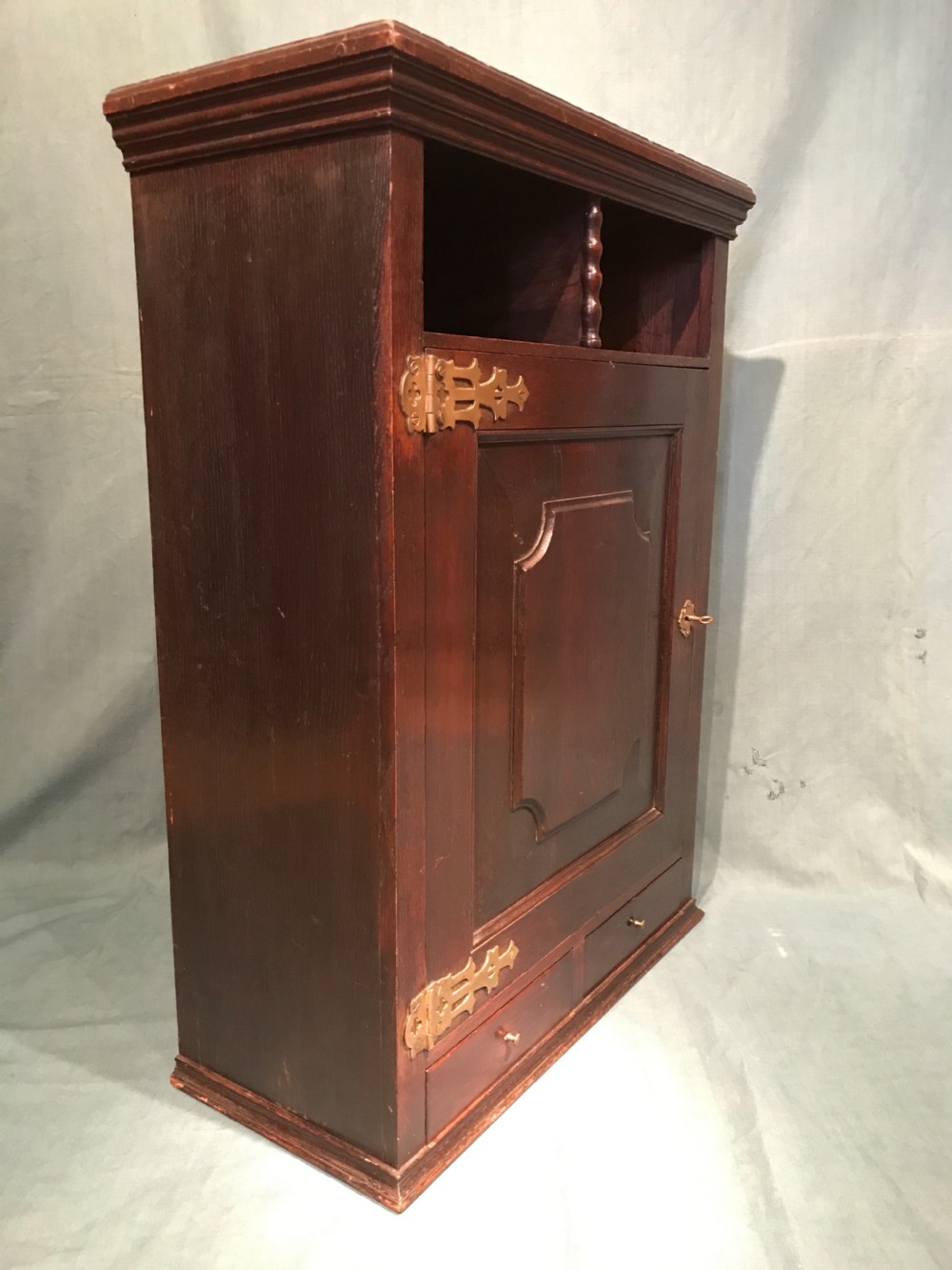 Antique oak cupboard View VII