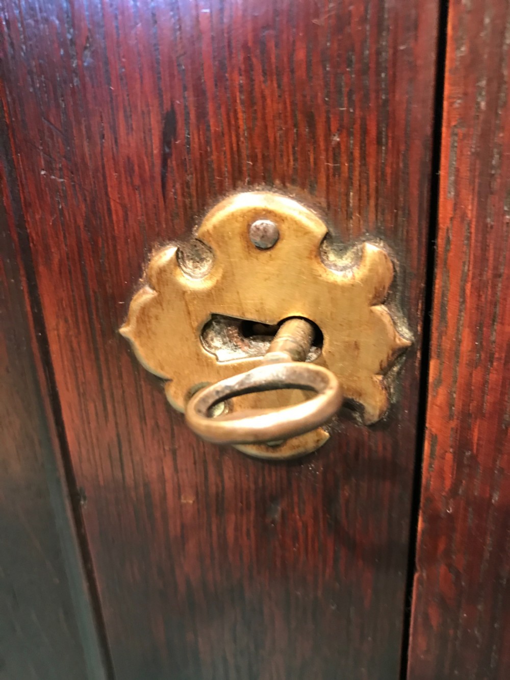 Antique oak cupboard View IX