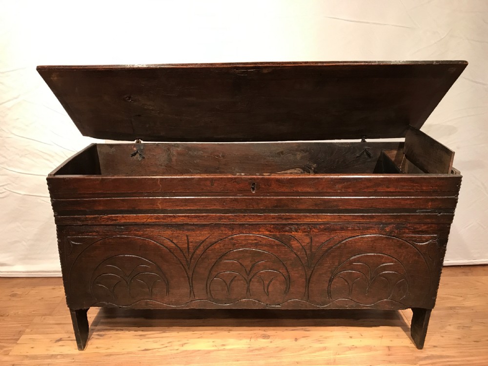 Antique oak coffer/chest View XII