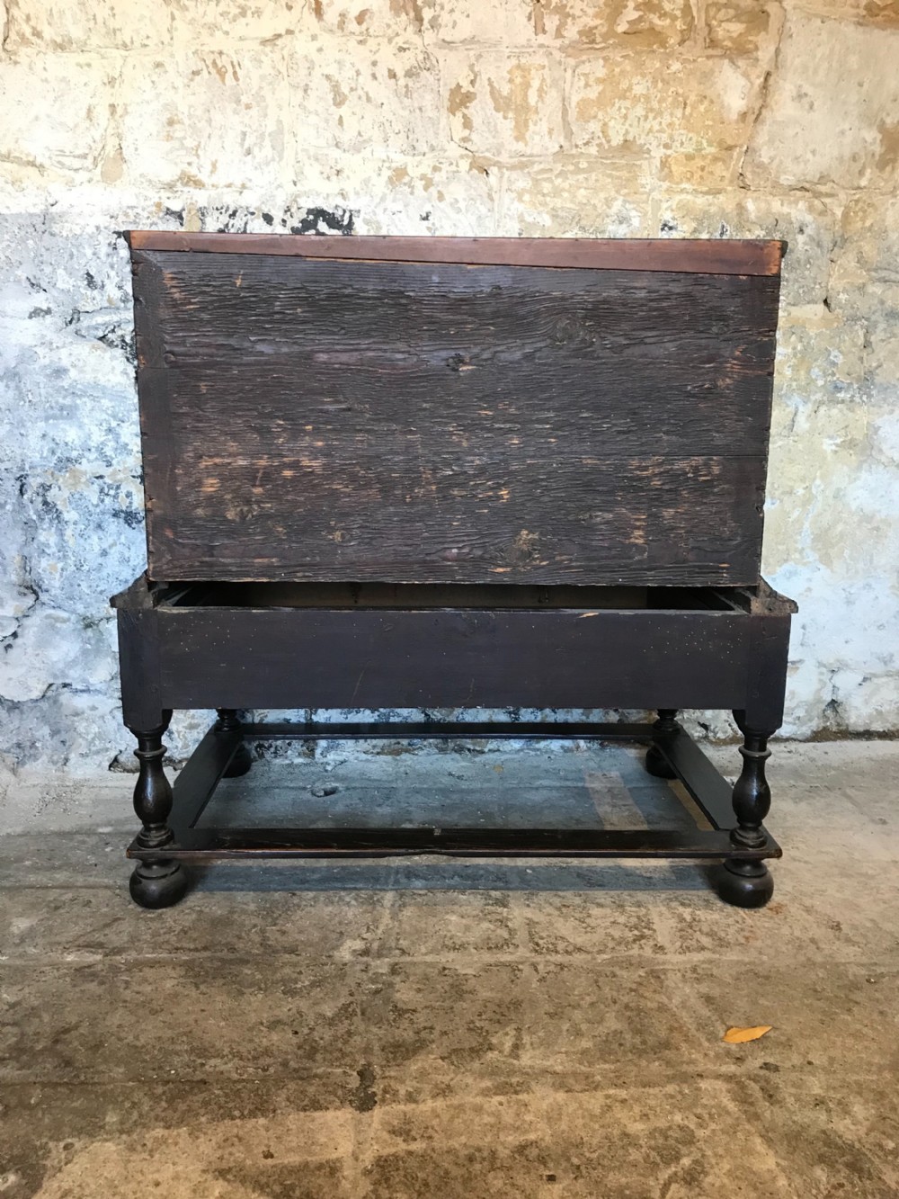Antique chest of drawers  View XIV