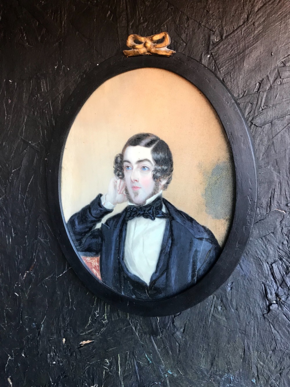 Antique portrait painting 