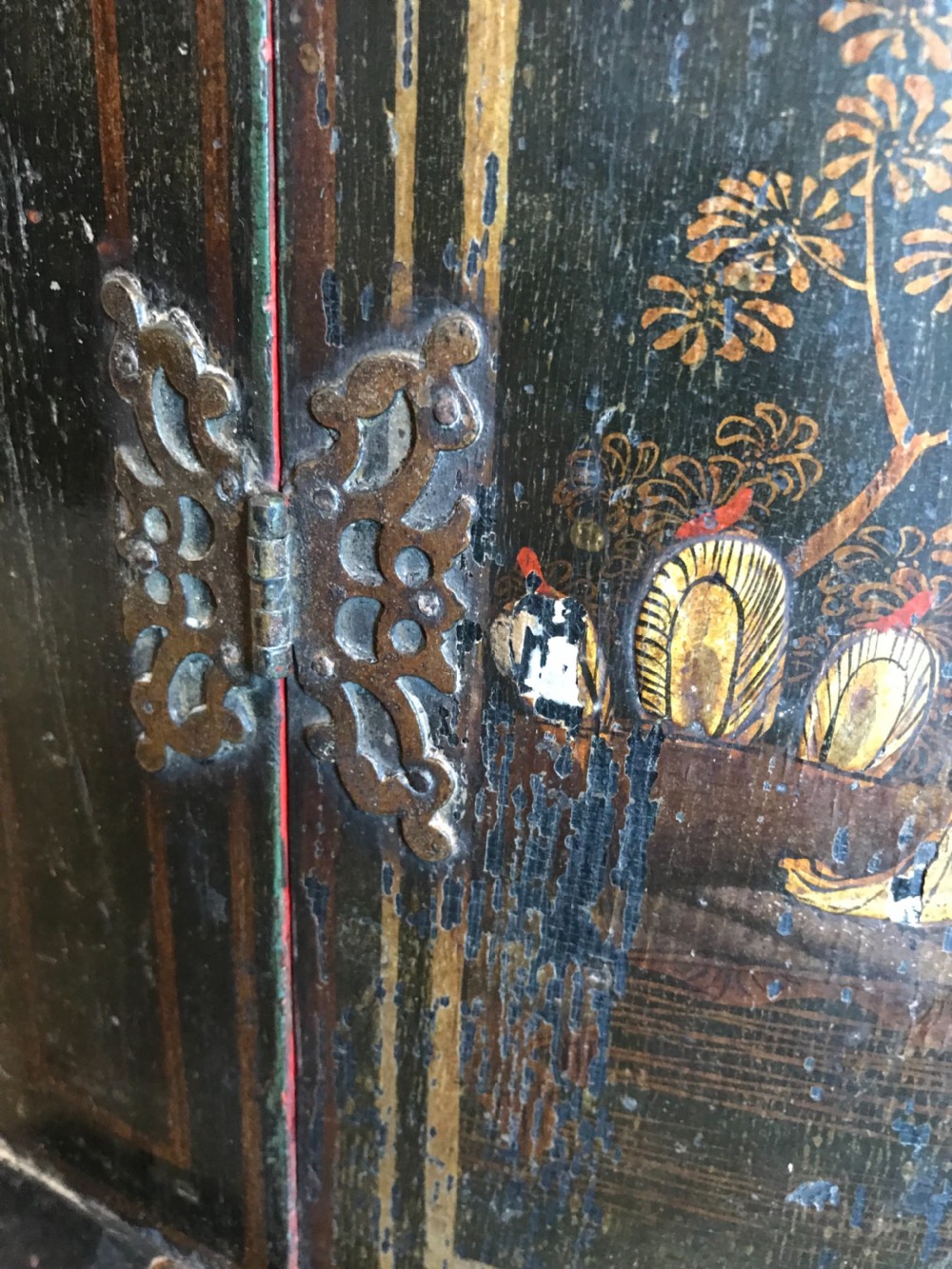 Antique chinoiserie corner cupboard  View IX