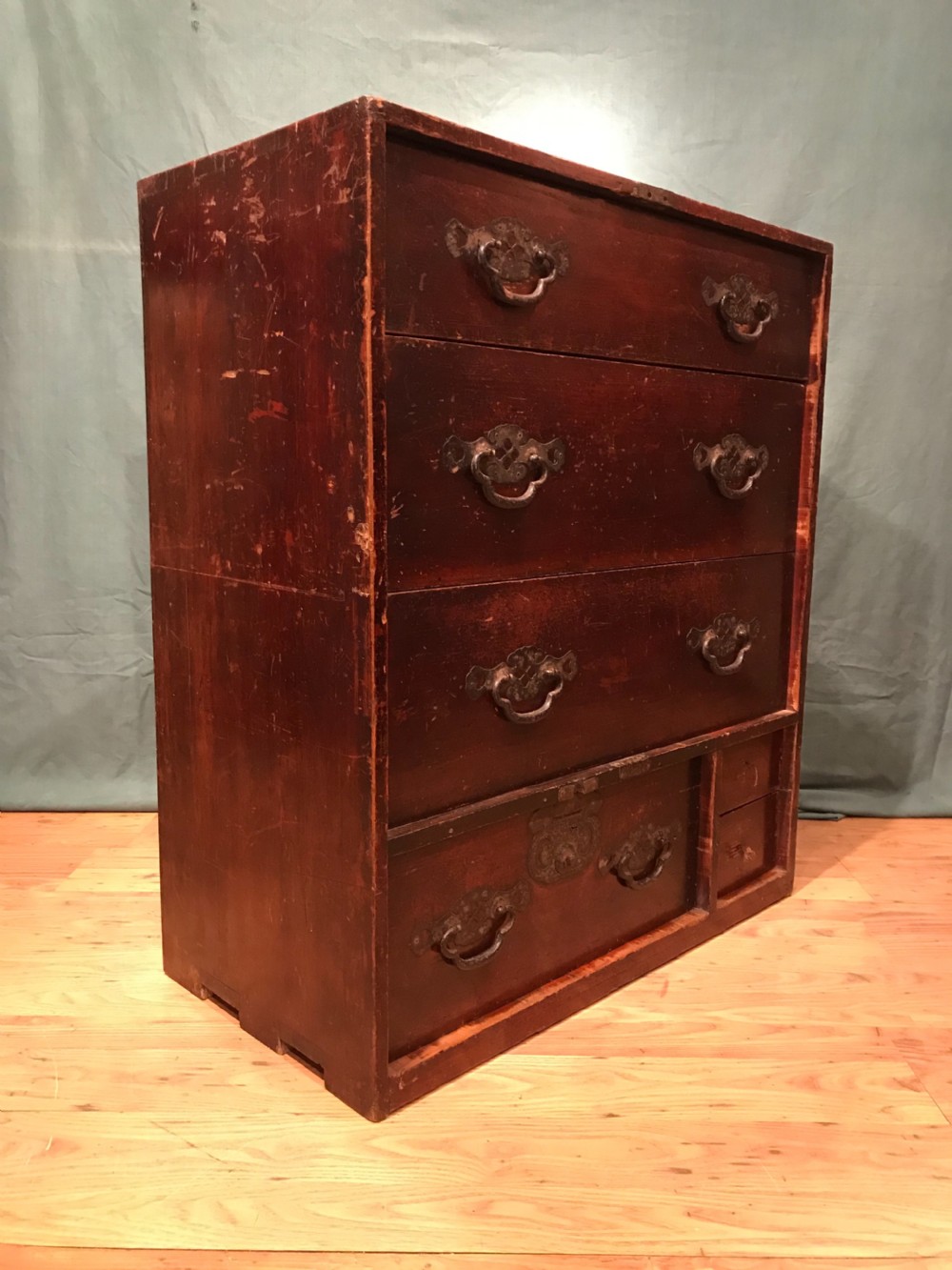 Painted Chest of Drawers 