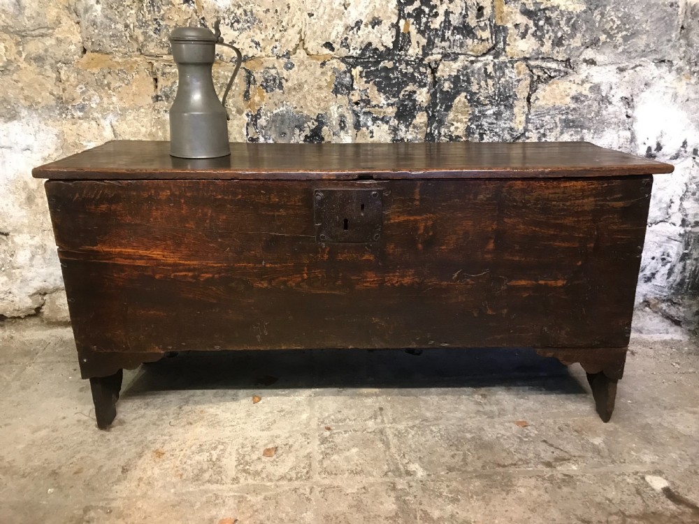 Oak coffer/chest View II