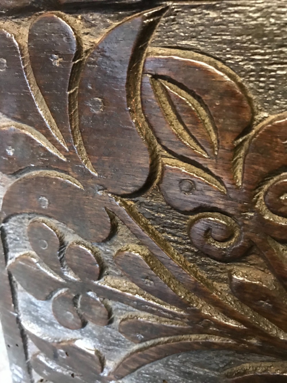 Early oak chest View XI