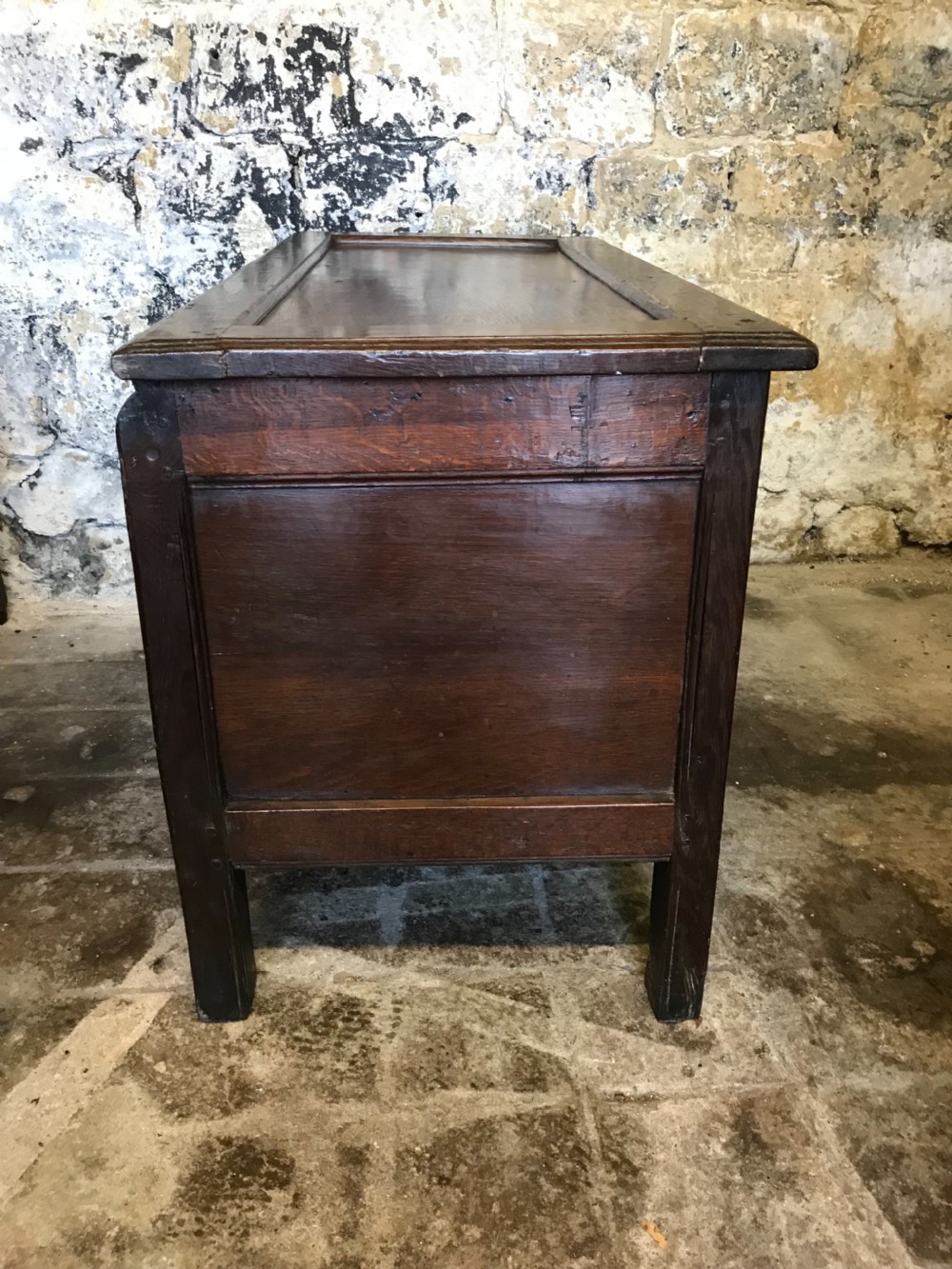 Early oak coffer View VIII
