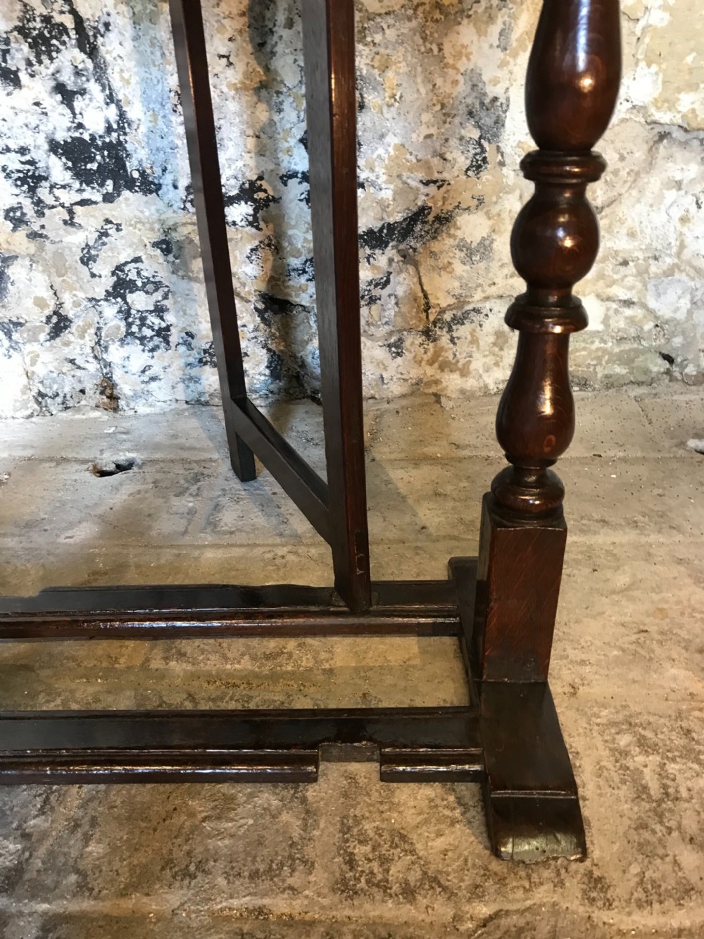 Oak gateleg side table View V